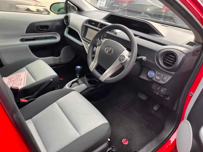 TOYOTA AQUA S Thumbnail 13