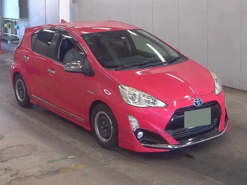 TOYOTA AQUA S Thumbnail 3