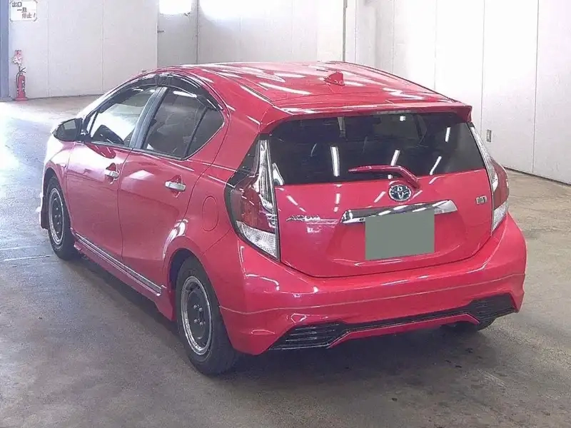 TOYOTA AQUA S Thumbnail 4