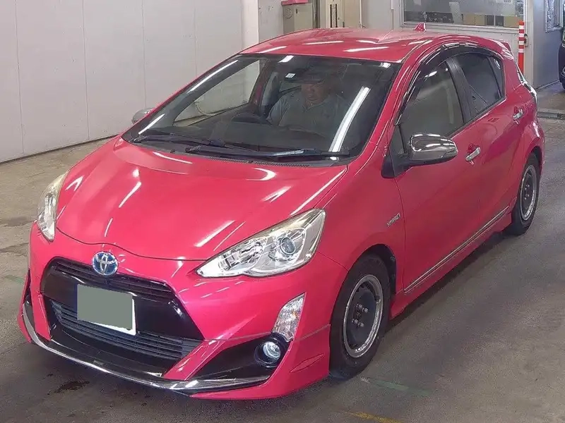 TOYOTA AQUA S Thumbnail 6