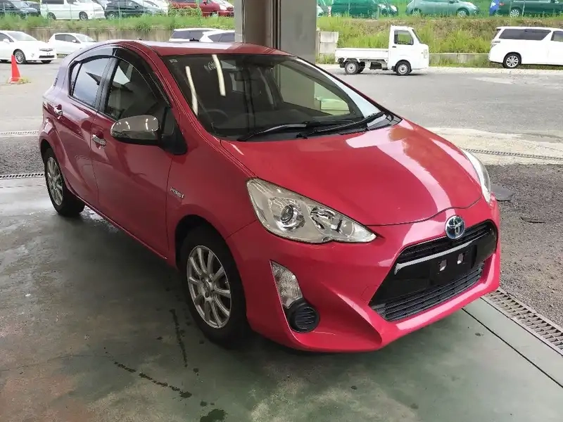 TOYOTA AQUA S Thumbnail 3