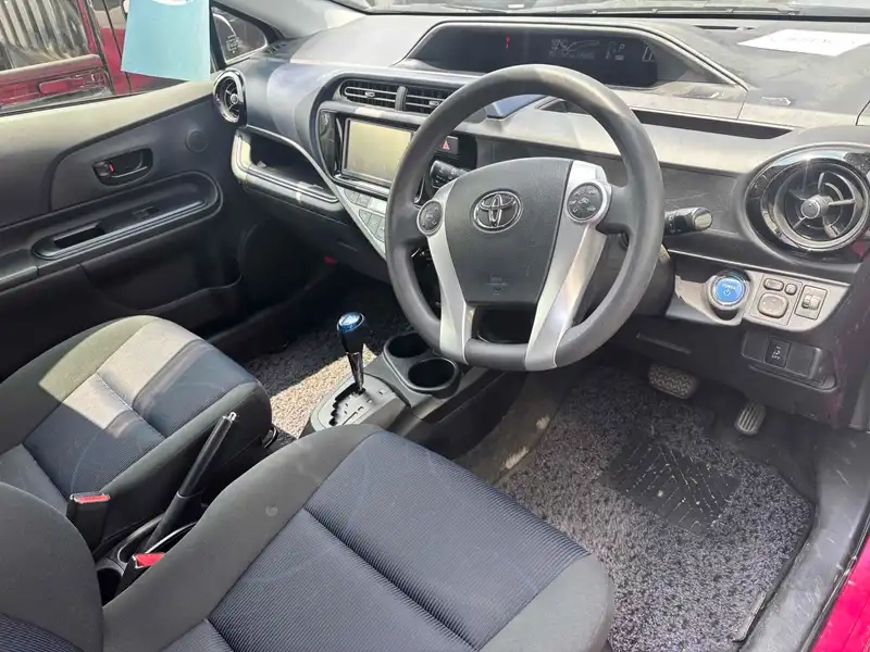 TOYOTA AQUA S Thumbnail 6