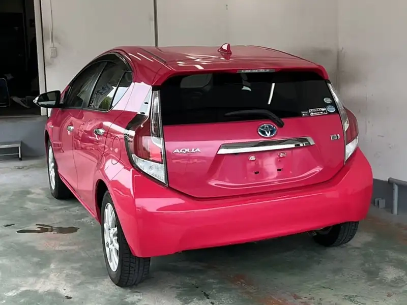 TOYOTA AQUA S Thumbnail 2
