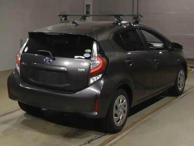 TOYOTA AQUA S Thumbnail 2