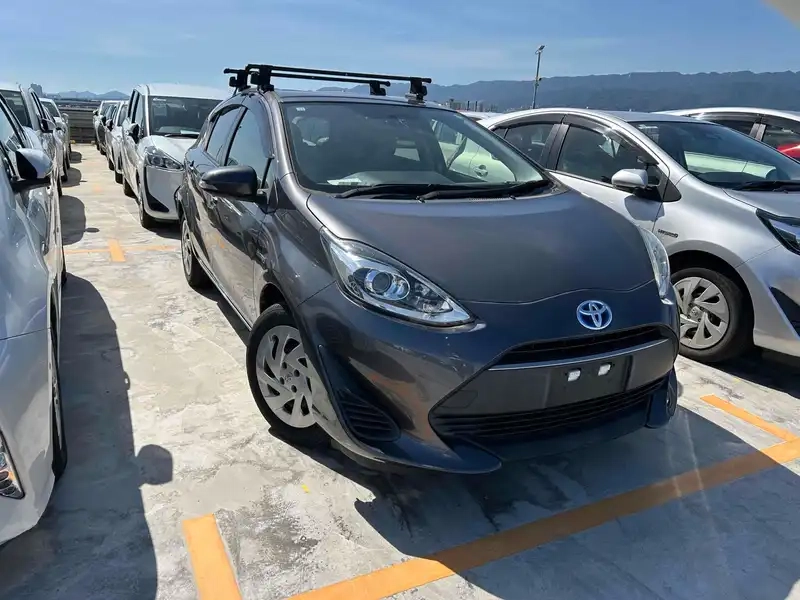 TOYOTA AQUA S Thumbnail 4