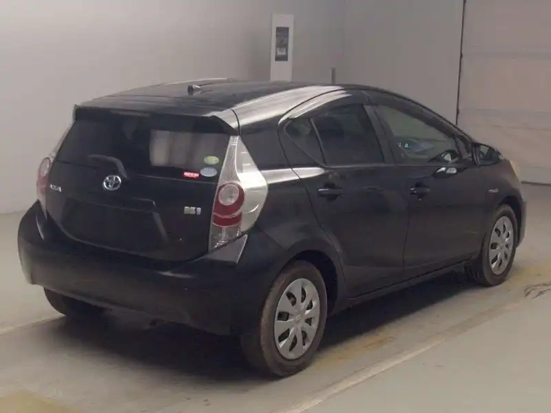TOYOTA AQUA G Thumbnail 2