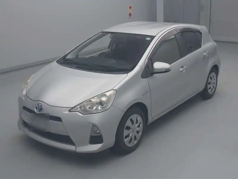 TOYOTA AQUA G Thumbnail 3