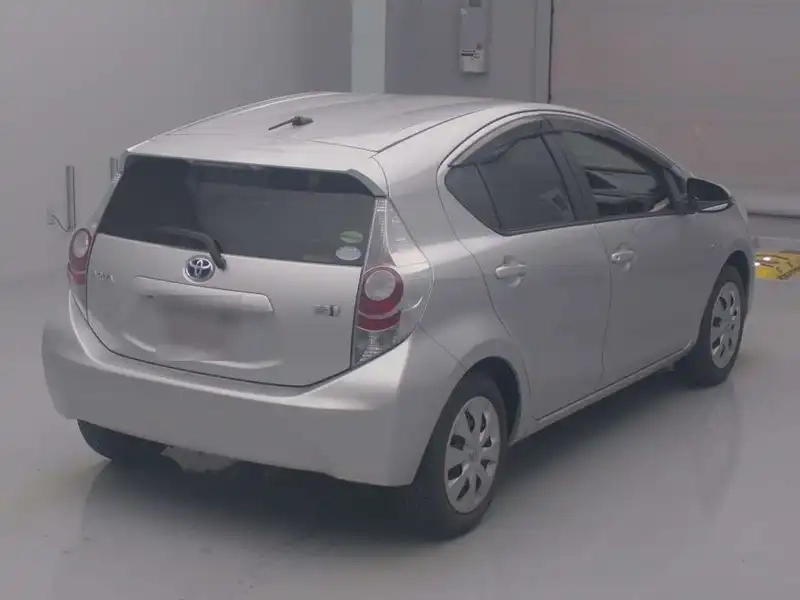 TOYOTA AQUA G Thumbnail 4