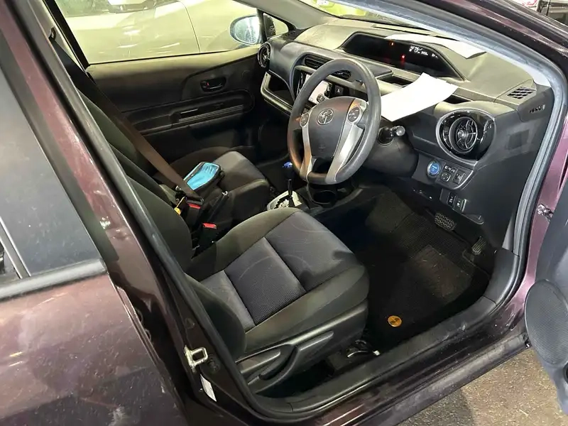 TOYOTA AQUA S Thumbnail 6