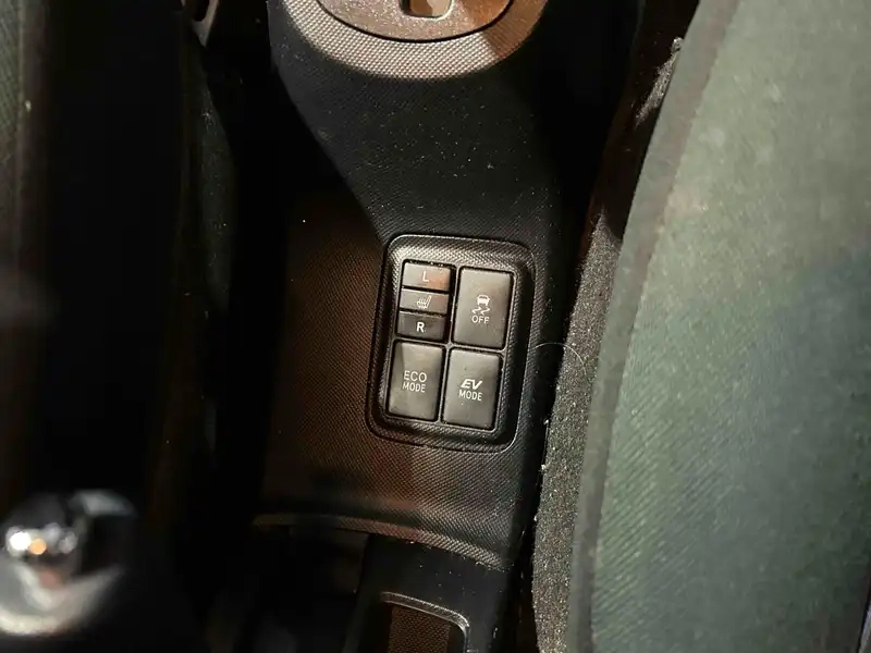 TOYOTA AQUA S Thumbnail 9