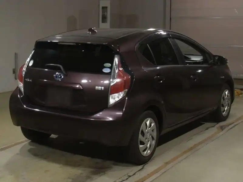 TOYOTA AQUA S Thumbnail 2