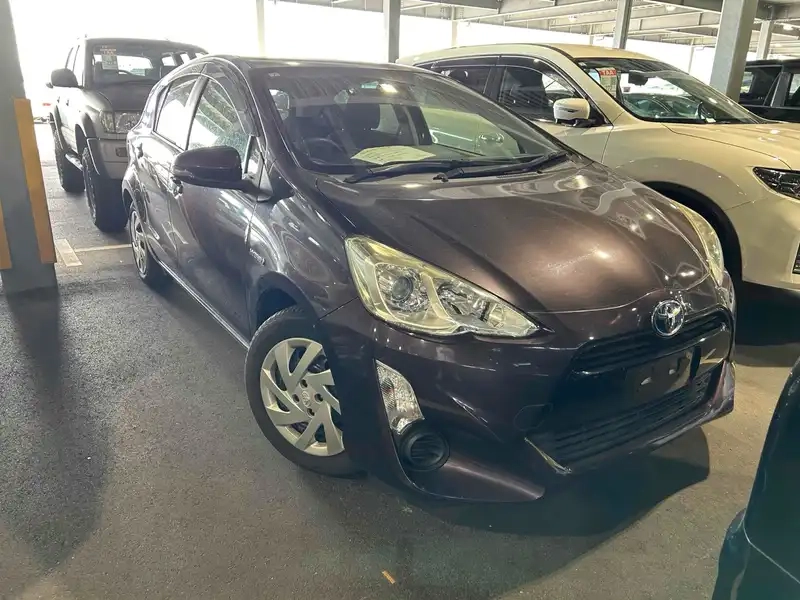 TOYOTA AQUA S Thumbnail 4
