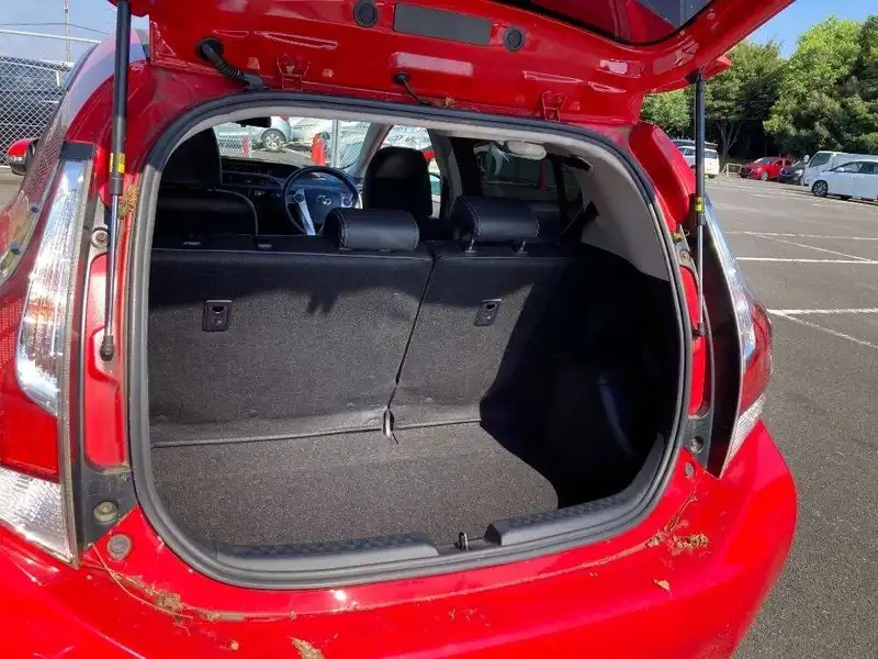 TOYOTA AQUA G BLACK SOFT LEATHER Thumbnail 10
