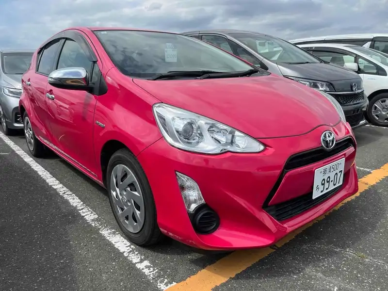 TOYOTA AQUA S Thumbnail 1