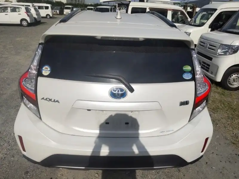 TOYOTA AQUA CROSSOVER Thumbnail 14