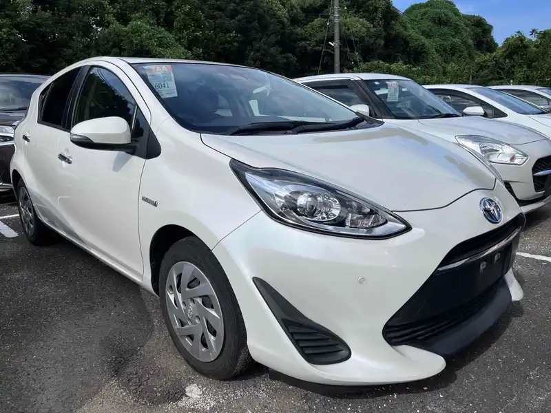 TOYOTA AQUA S STYLE BLACK Thumbnail 1
