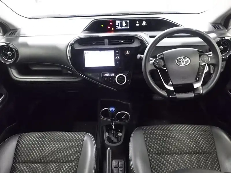 TOYOTA AQUA CROSSOVER Thumbnail 5