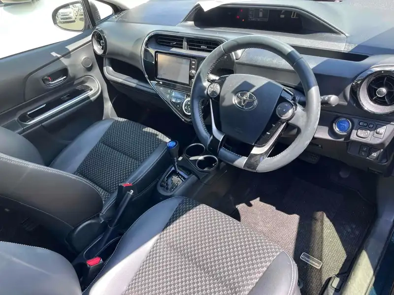 TOYOTA AQUA CROSSOVER Thumbnail 11