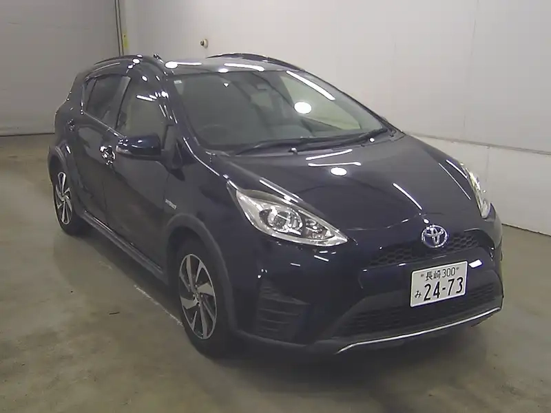 TOYOTA AQUA CROSSOVER Thumbnail 3