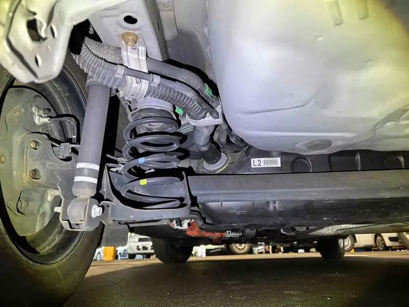 TOYOTA VITZ HYBRID F Thumbnail 18