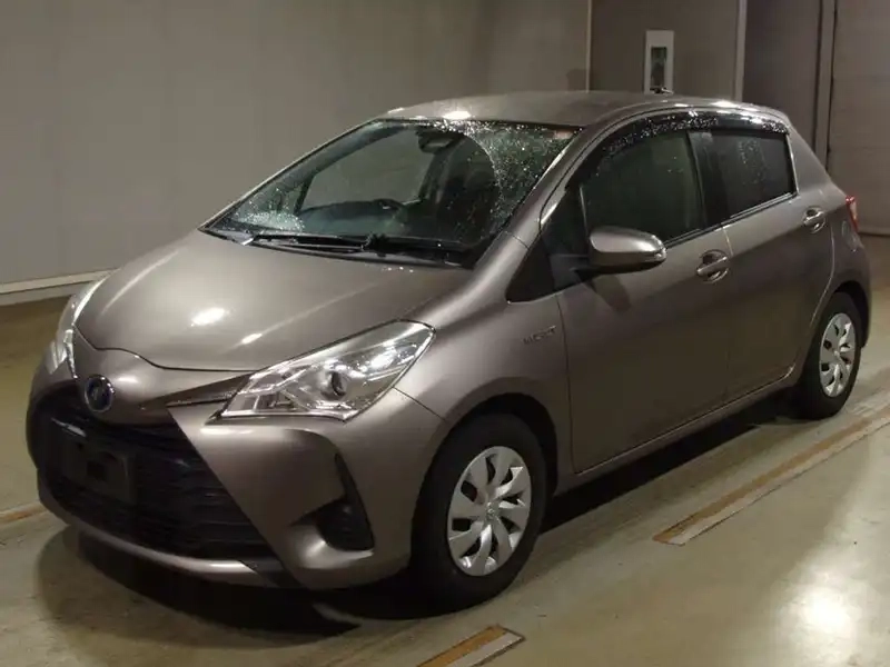 TOYOTA VITZ HYBRID F Thumbnail 1