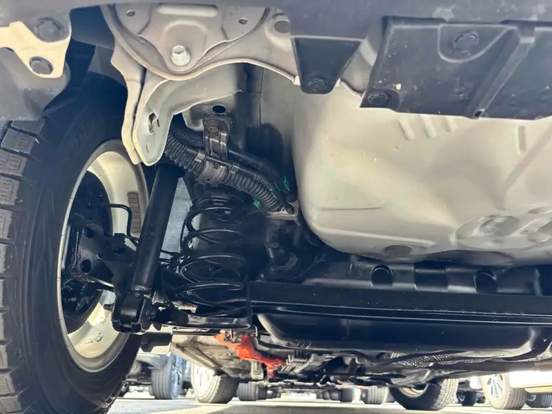 TOYOTA VITZ HYBRID F Thumbnail 13