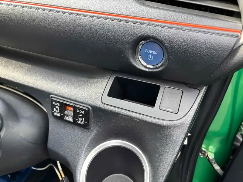 TOYOTA SIENTA HYBRID G Thumbnail 12