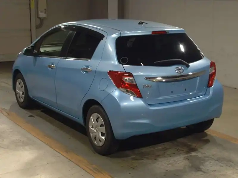 TOYOTA VITZ 1.3F LED EDITION Thumbnail 7