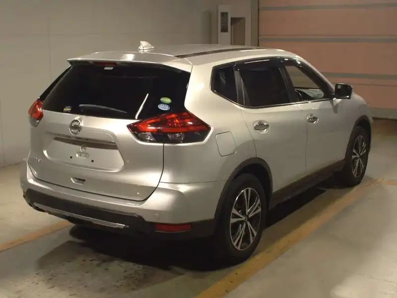 NISSAN XTRAIL 20XI 7ST Thumbnail 4