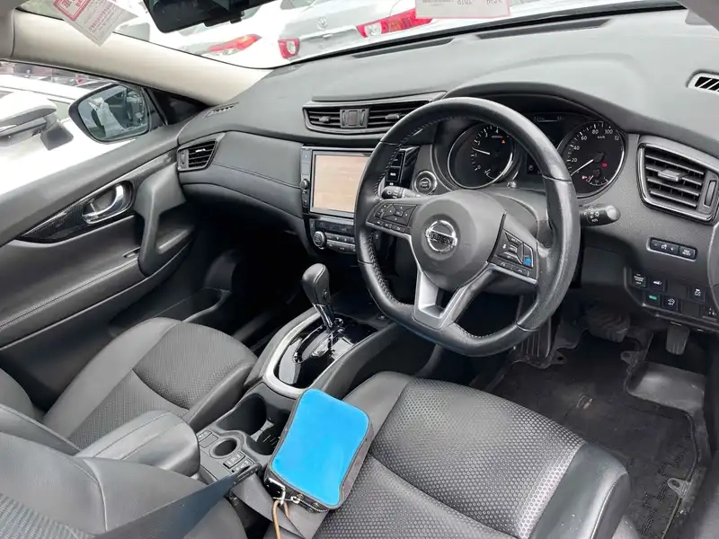 NISSAN XTRAIL 20XI 7ST Thumbnail 11