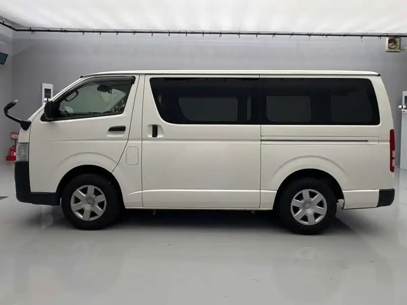 TOYOTA HIACE VAN LONGDX Thumbnail 5