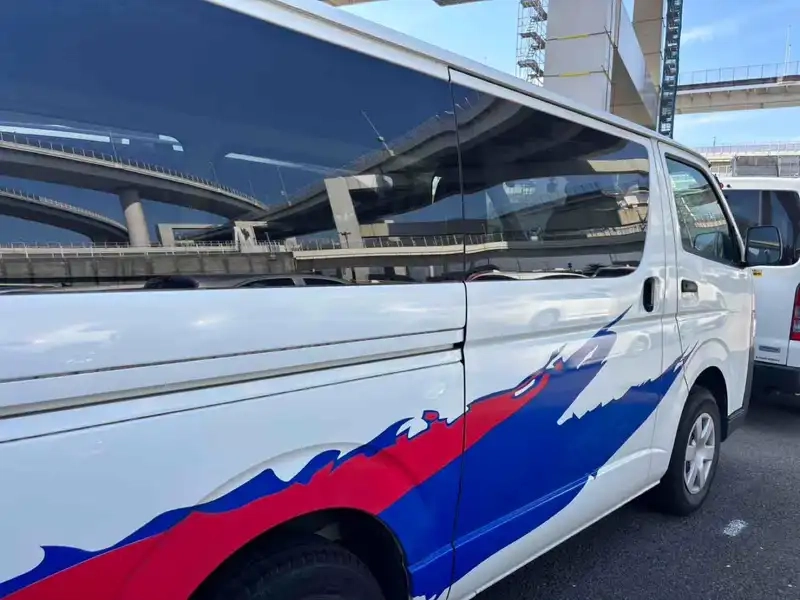 TOYOTA HIACE VAN LONGDX Thumbnail 6