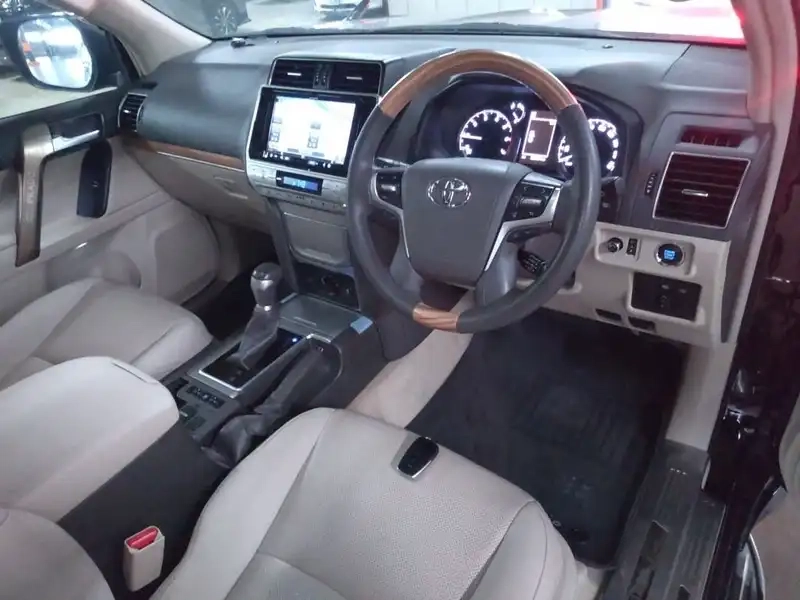 TOYOTA LAND CRUISER PRADO 5D 4WD TX L PACKAGE Thumbnail 3