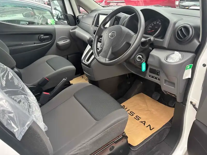 NISSAN NV200 VX Thumbnail 8