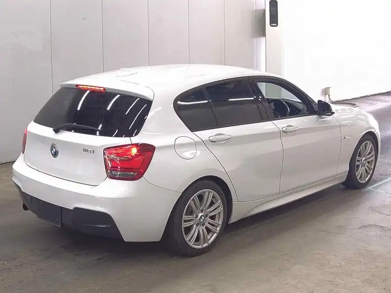 BMW 1 SERIES 116I M-SPORT Thumbnail 5