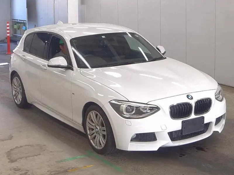 BMW 1 SERIES 116I M-SPORT Thumbnail 1