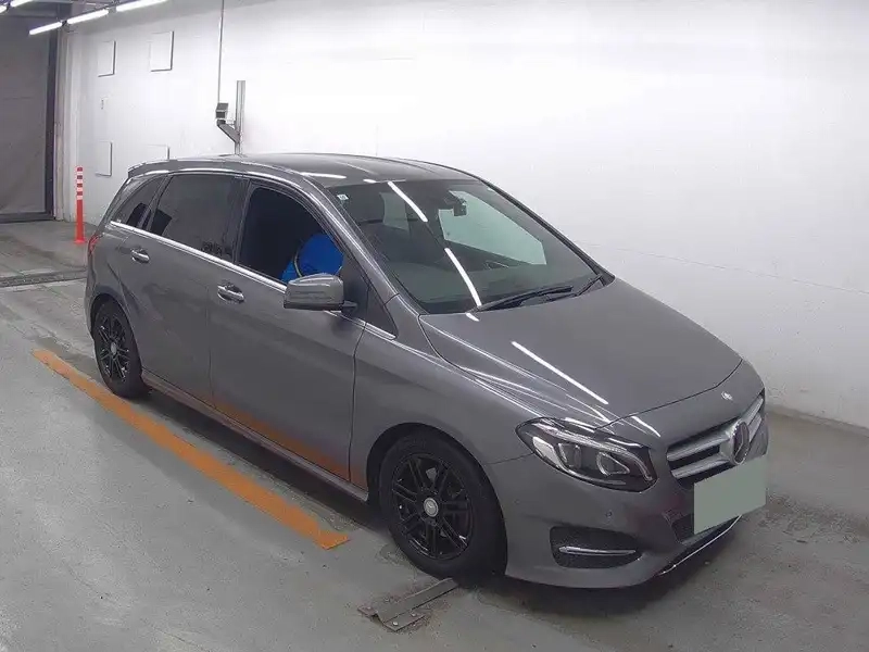 MERCEDES BENZ B-CLASS B180 RADAR SAFETY PKG Thumbnail 1