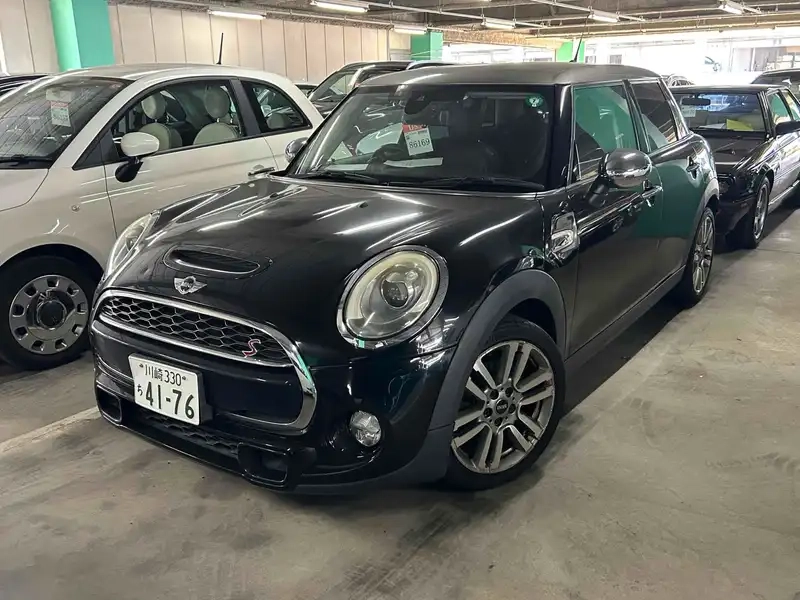 MINI 5D COOPER S SEVEN Thumbnail 1