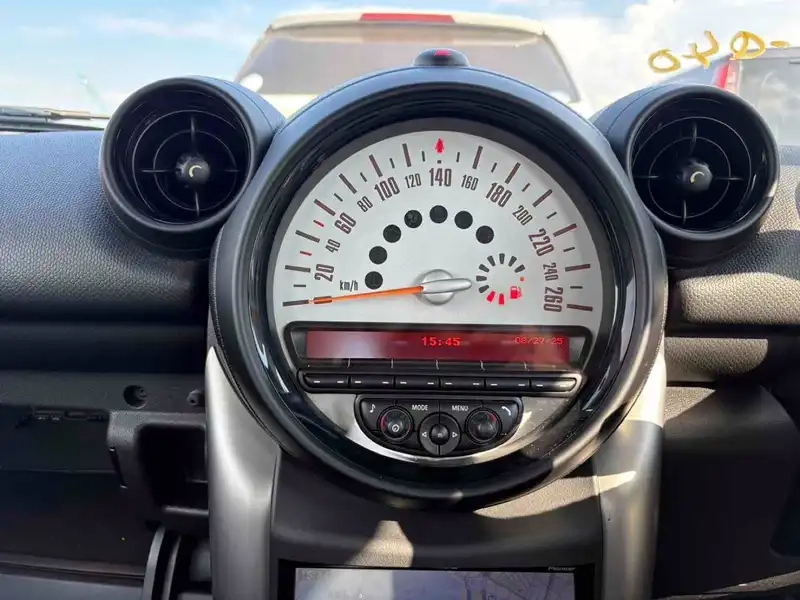 MINI 5D COOPER CROSSOVERVALENTINE ROAD Thumbnail 9