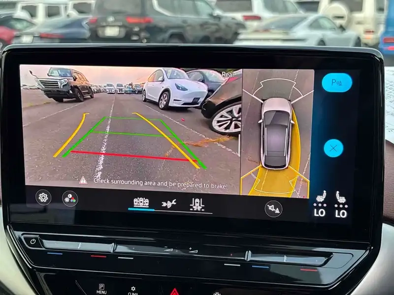 VOLKSWAGEN ID.4 PRO LAUNCH EDITION Thumbnail 8