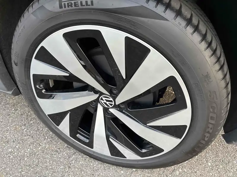 VOLKSWAGEN ID.4 PRO LAUNCH EDITION Thumbnail 14