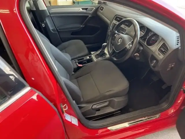VOLKSWAGEN GOLF TSI COMFORT LINE BLUEMOTION TE Thumbnail 3