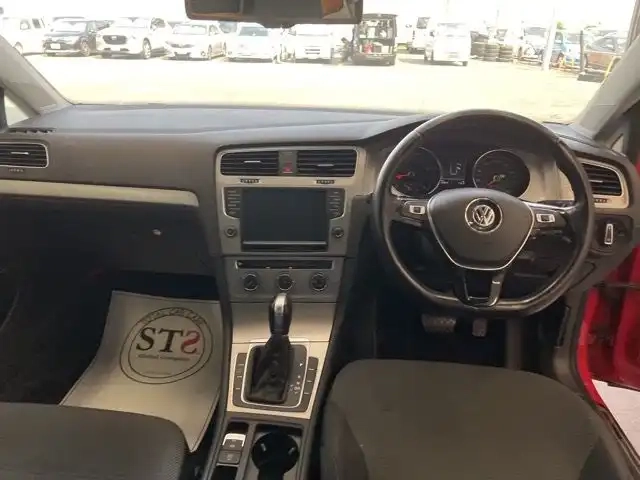 VOLKSWAGEN GOLF TSI COMFORT LINE BLUEMOTION TE Thumbnail 5
