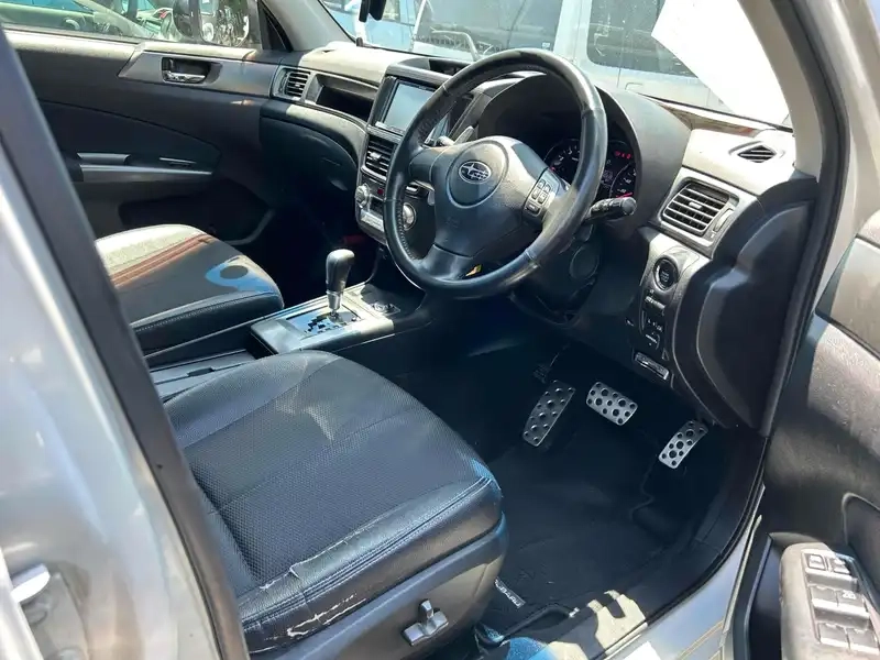 SUBARU EXIGA 4WD 2.5I EYESIGHT Thumbnail 3