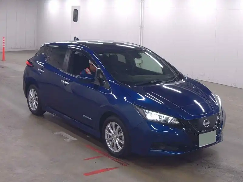 NISSAN LEAF  Thumbnail 1