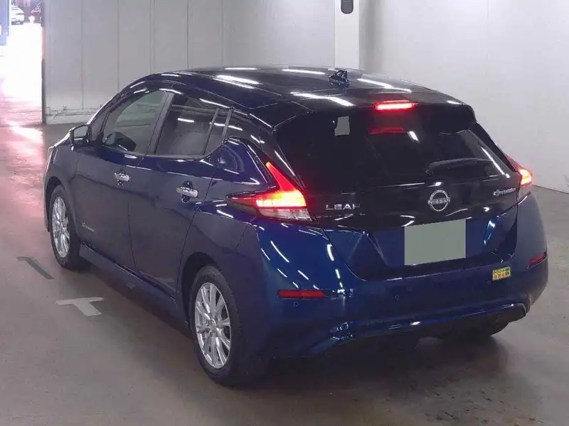 NISSAN LEAF  Thumbnail 2
