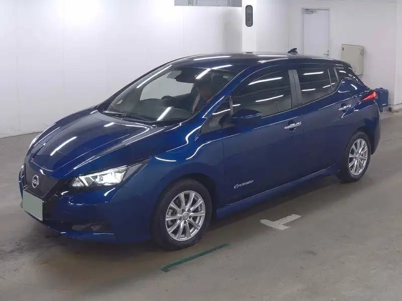 NISSAN LEAF  Thumbnail 4