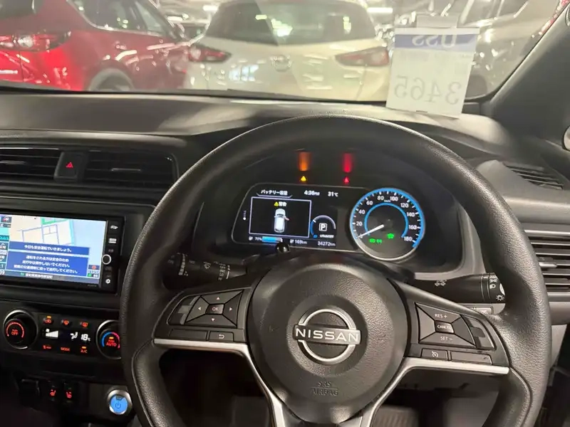 NISSAN LEAF  Thumbnail 9