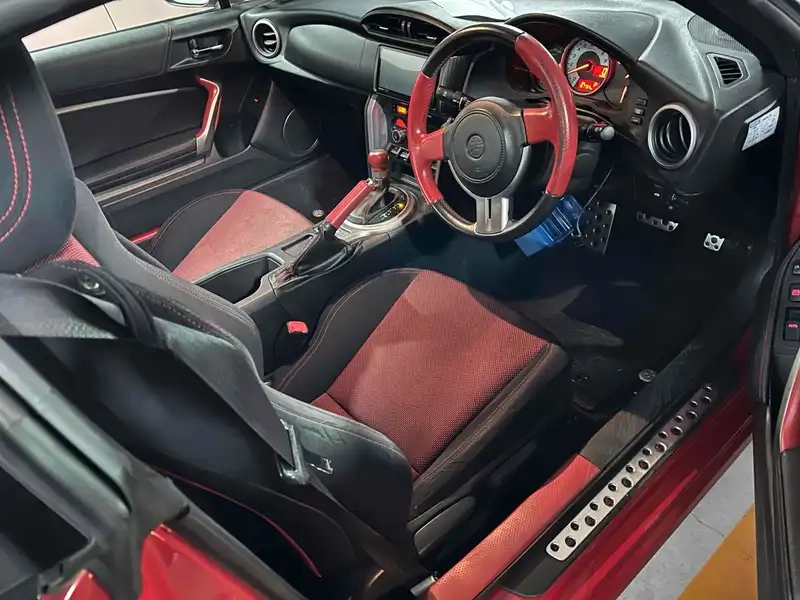 TOYOTA 86 GT Thumbnail 9