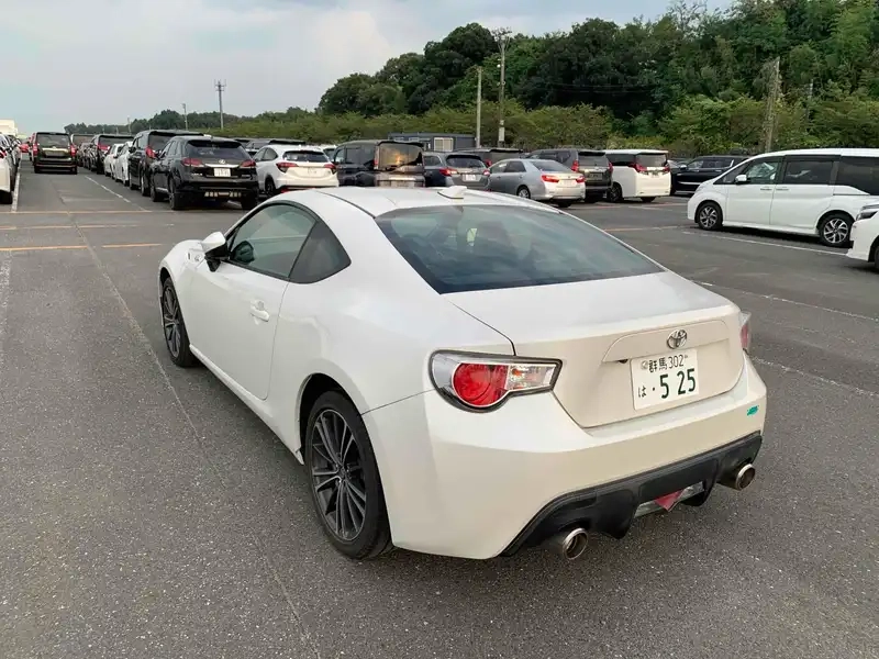 TOYOTA 86 GT Thumbnail 2